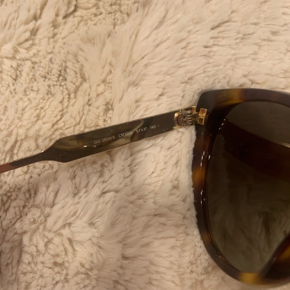 Gucci - Cheetah/Cat Eye Sunglasses - Picture 4 of 5